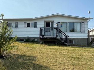 275 N 7th St SE, Three Hills, AB T0M2A0