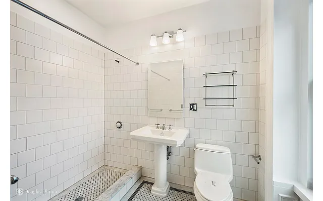 Rented by Douglas Elliman | media 18