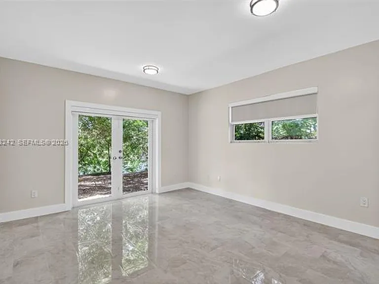 6090 SW 63rd Ave #0 — Photo 15