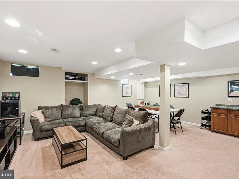 42631 Harris St — Photo 44