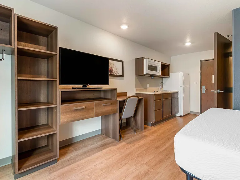 Studio Suite - 1 Queen Bed