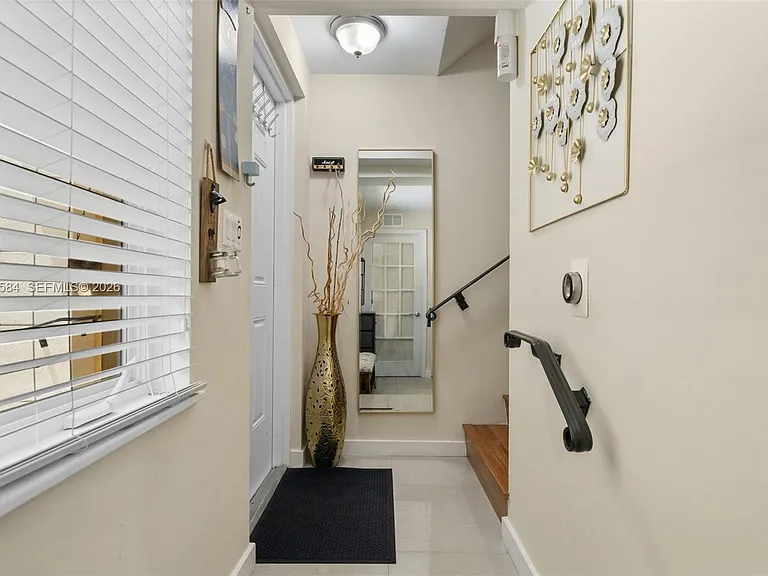 18413 NE 27th Ct #18413 — Photo 4