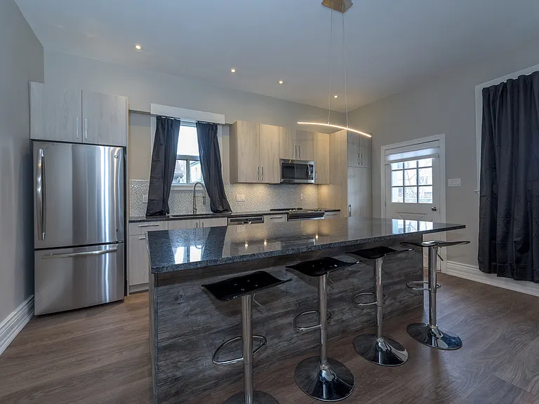 32 Cartwright St — Photo 8