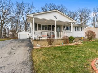 1148 Waugh Dr, Hubbard, OH