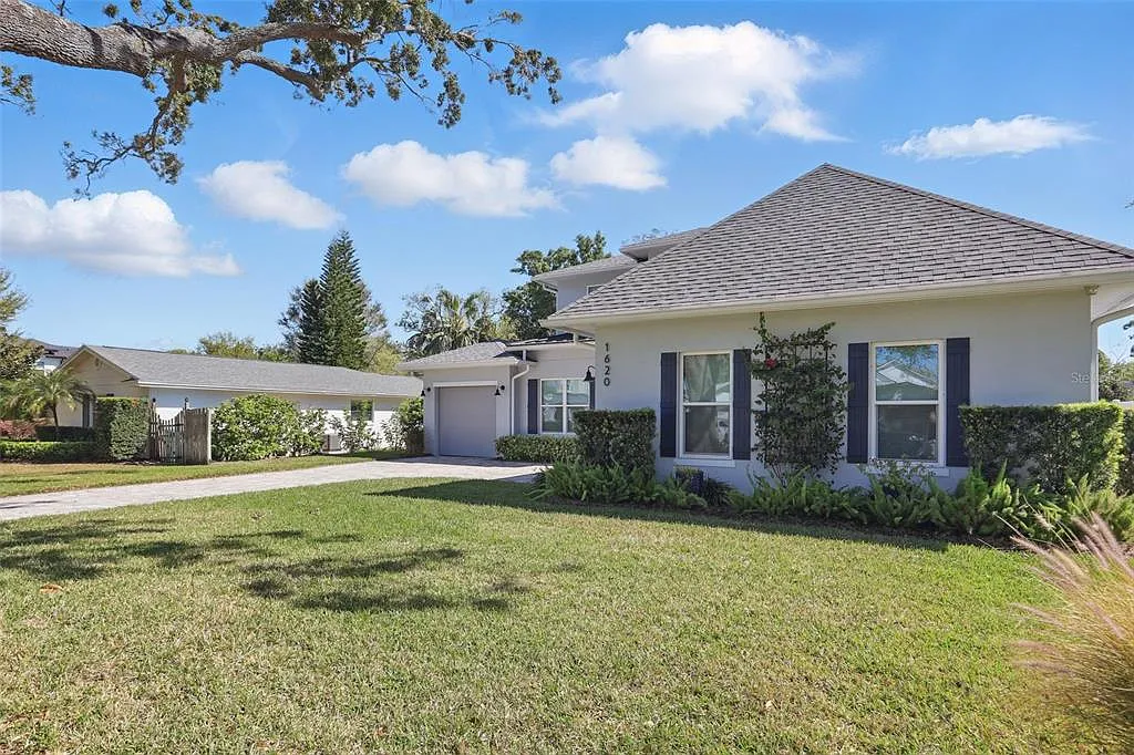 6 bed, 4.5 bath, 3806 sqft, $10,000 — Photo 3