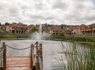 185 N Tuscany Dr, Hollister, MO 65672