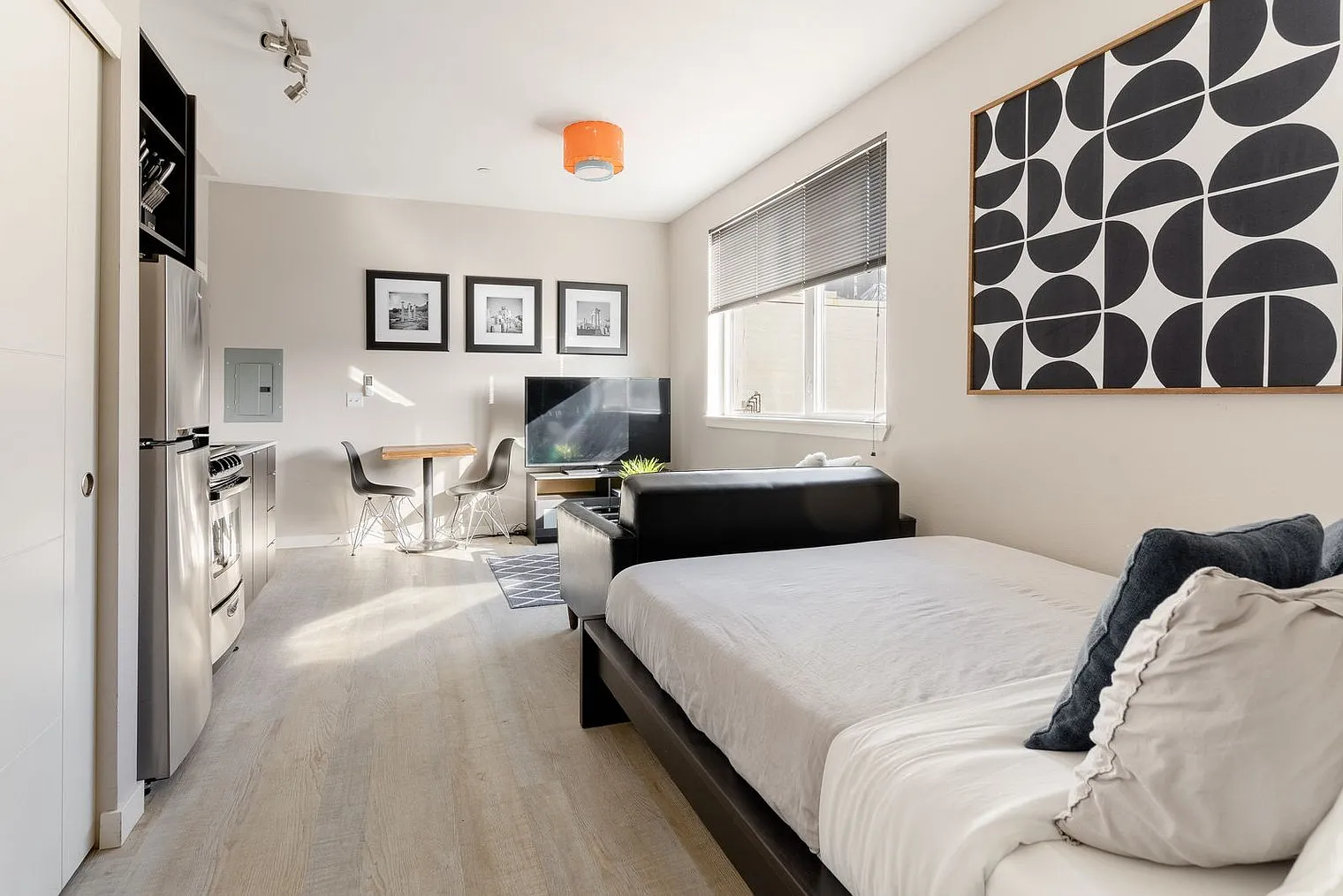 1 bed, 1.0 bath, 279 sqft, $2,097 — Photo 3