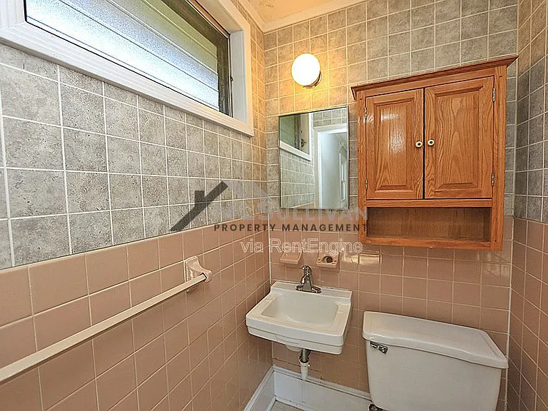 100 S Hassel St — Photo 19
