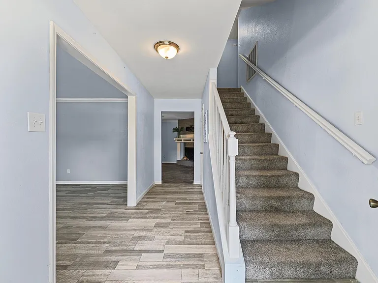 427 Whitecap Dr — Photo 8