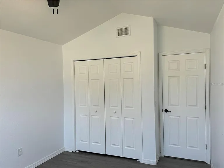 215 Hollowbrook Cir — Photo 22