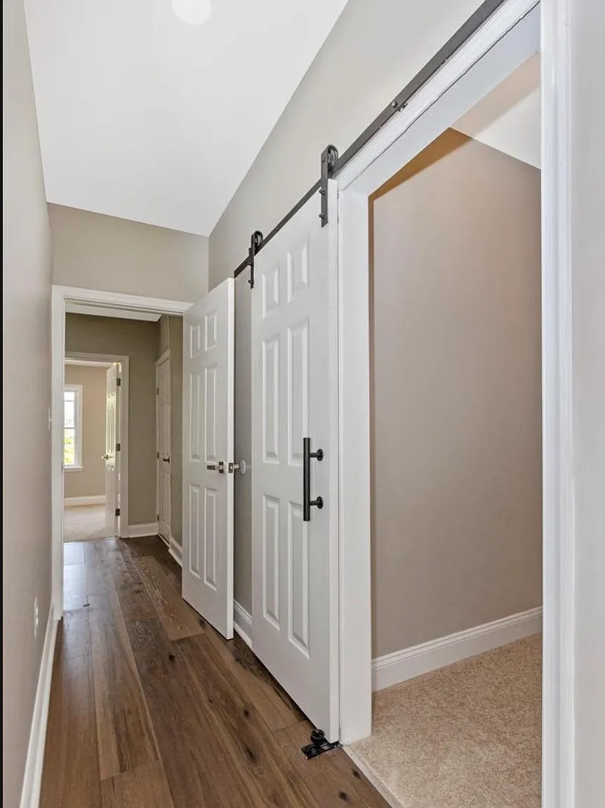 4 bed, 2.5 bath, 1800 sqft, $2,300 — Photo 4