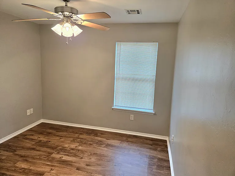 2230 SW 102nd St — Photo 5