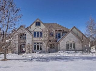 13460 W Sunburst Ct, New Berlin, WI 53151