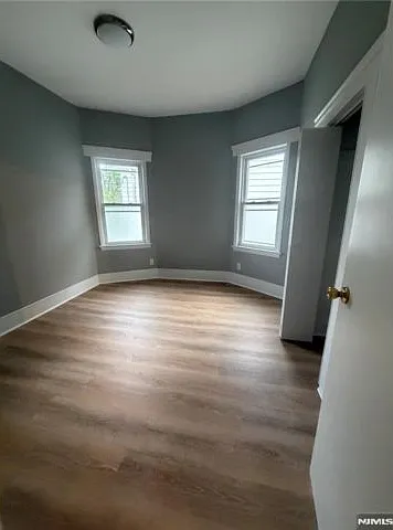 50 Orient Way — Photo 9