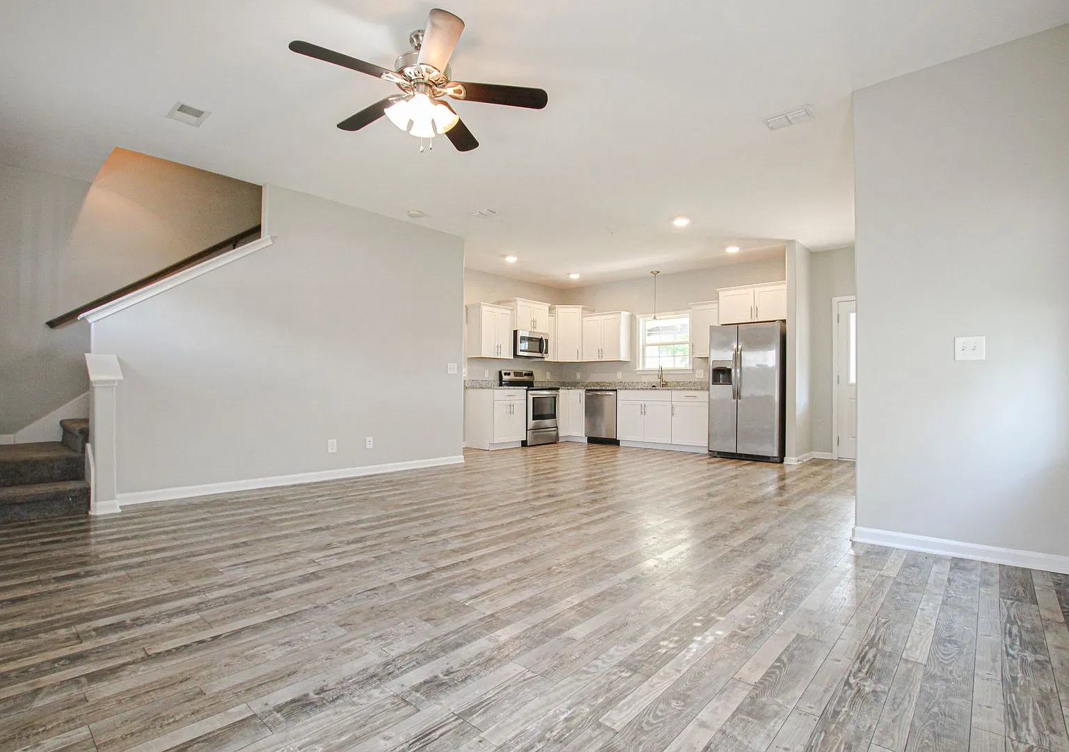 Pet Friendly Three Bedroom! — Photo 2