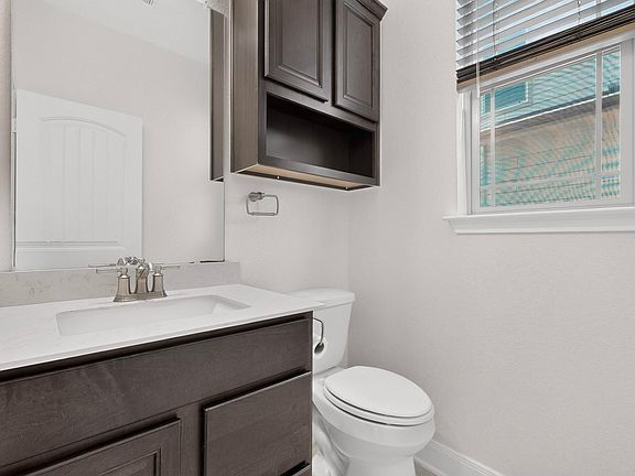 3rd image of 230 Jarbridge Dr