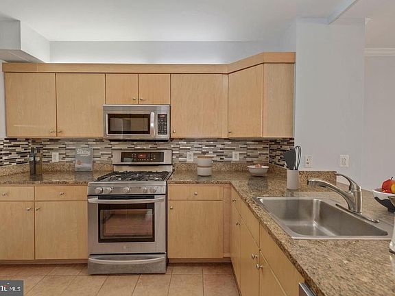 5th image of 616 E St NW