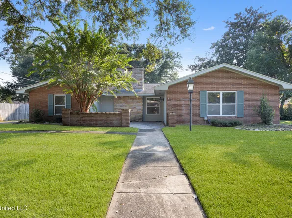 1220 Wellington Ln, Ocean Springs, MS 39564