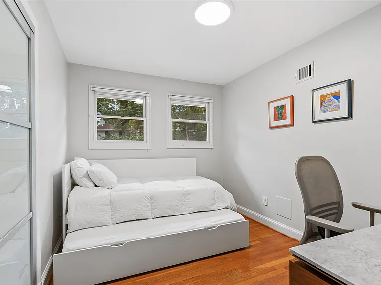 5049 Garfield St NW — Photo 2