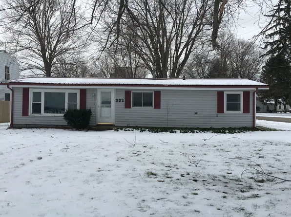 302 Marvel Ln, New Carlisle, IN 46552