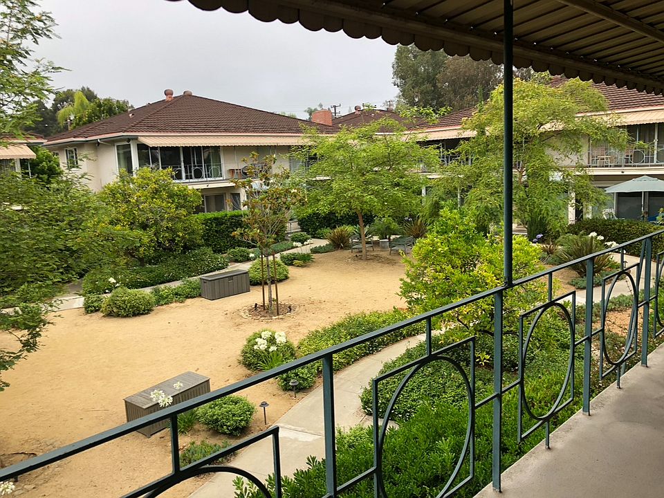 Views of the beautiful courtyard. Fun place to play ping pong!