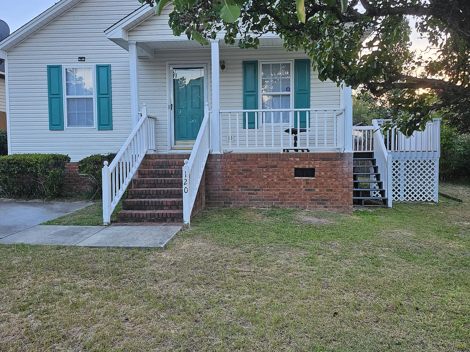 3 bed, 1107 sqft, $1,600 — Photo 2
