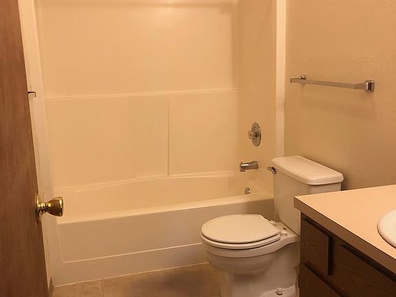 5th image of 619 N Baker Ave APT C