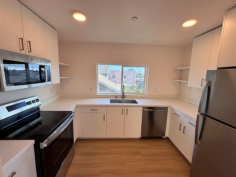 630 Harbour Way — Photo 22