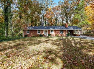 112 Woodbriar Rd, Winston Salem, NC 27106