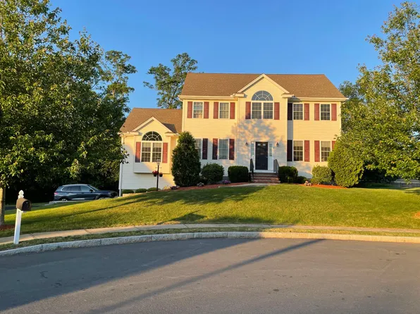 7 Kelly Farm Way, Burlington, MA 01803