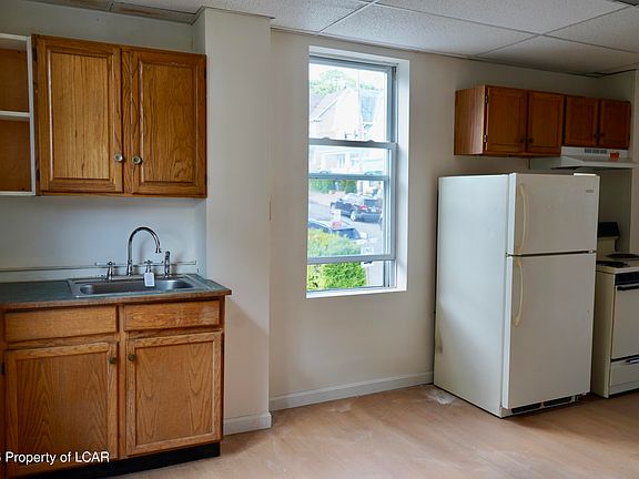 3rd image of 538 Carson St 2