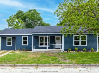 518 McNair St, Navasota, TX 77868