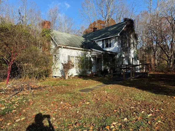 83 Deerfield Dr, Warsaw, VA 22572