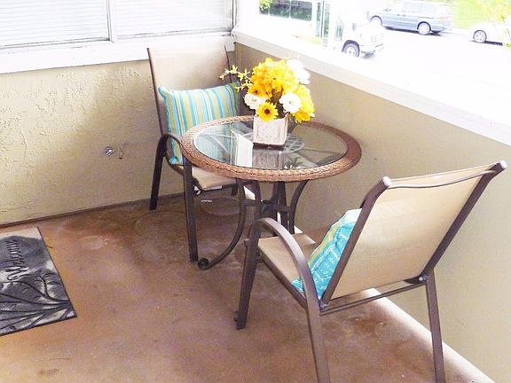 2nd image of 2256 Warfield Way Unit B