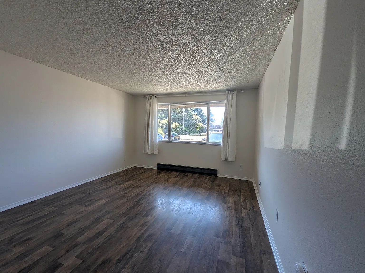 1 bed, 490 sqft, $1,100 — Photo 3