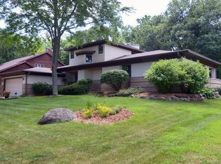 7501 Farmington Way, Madison, WI 53717