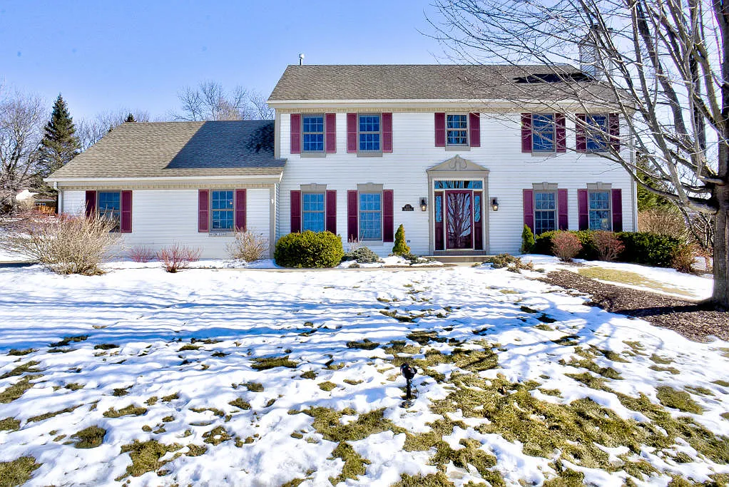 N67W13709 Creek View Ct photo 1