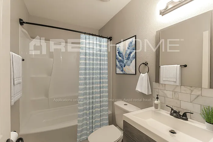 1021 Baldwin St — Photo 12