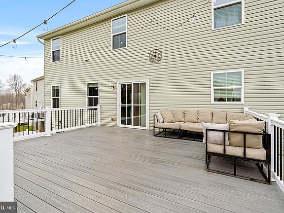 4th image of 14 Blue Spruce Way