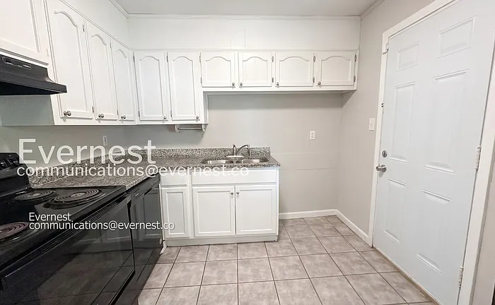200 Woodward Dr — Photo 6
