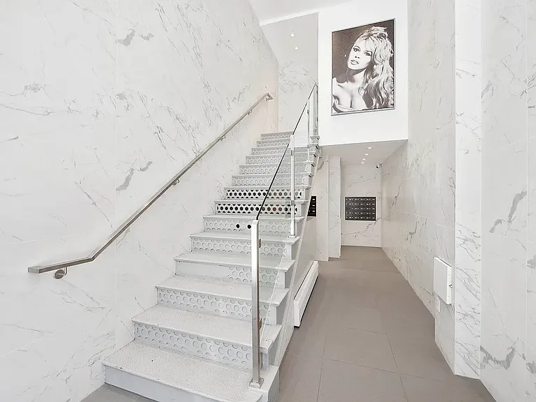 220 Park Ave S #8E — Photo 1
