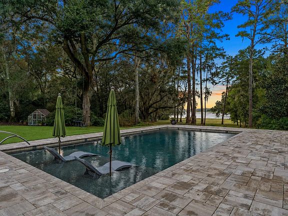 2nd image of 3418 Lakeshore Dr