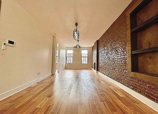 4th image of 1271 Rogers Ave APT 2
