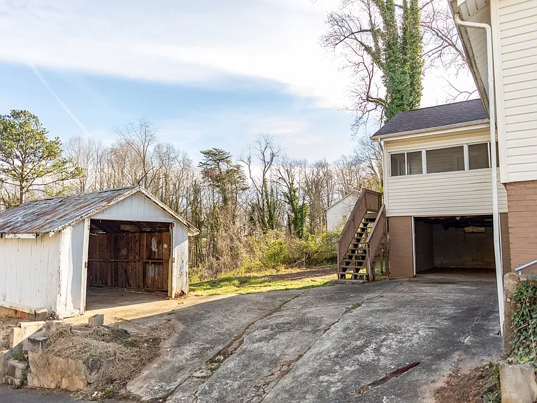 122 Jefferson St — Photo 12