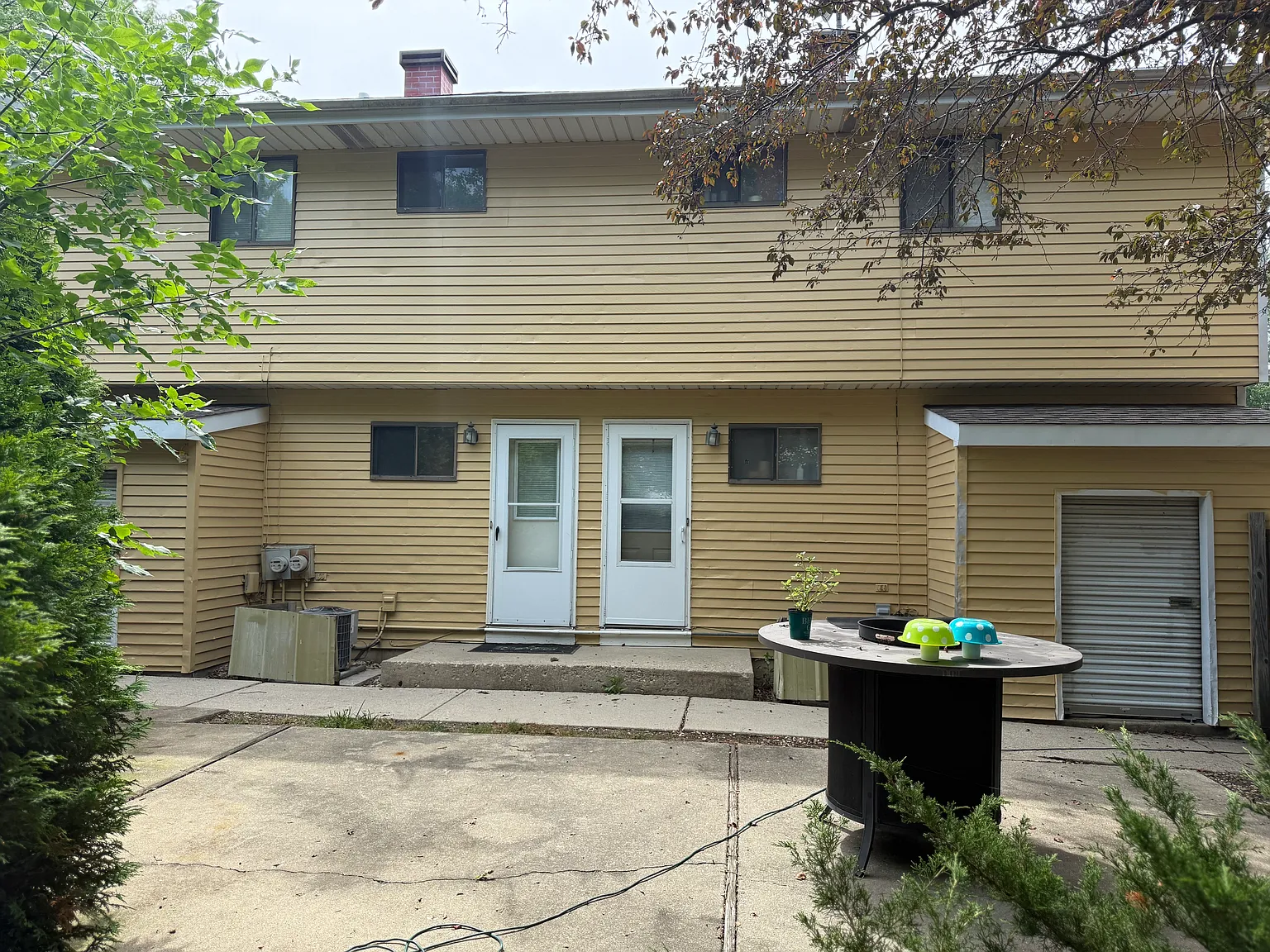 3 bed, 1.5 bath, 1103 sqft, $1,700 — Photo 3