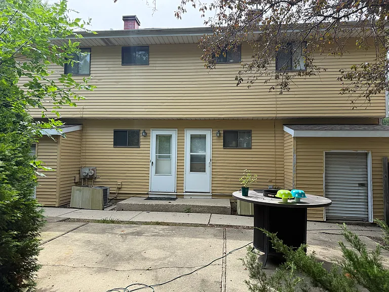 3631 Clairmont St — Photo 3