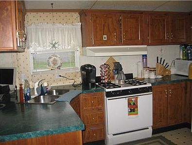 4th image of 10 Zimmer Dr