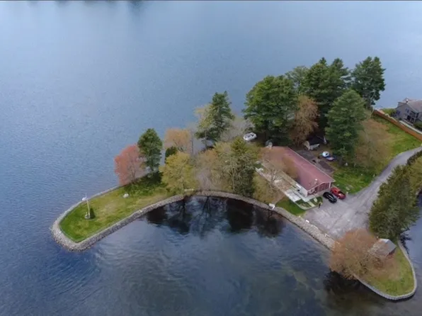 20 Indian Point Rd, Webster, MA 01570