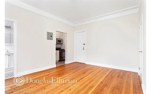 Rented by Douglas Elliman | media 17