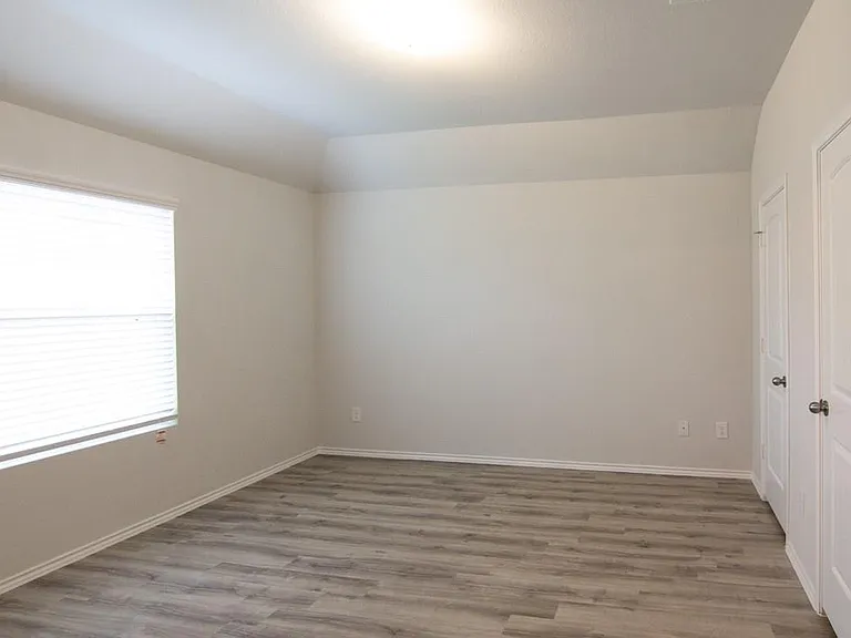 6303 Austinville Ln — Photo 11